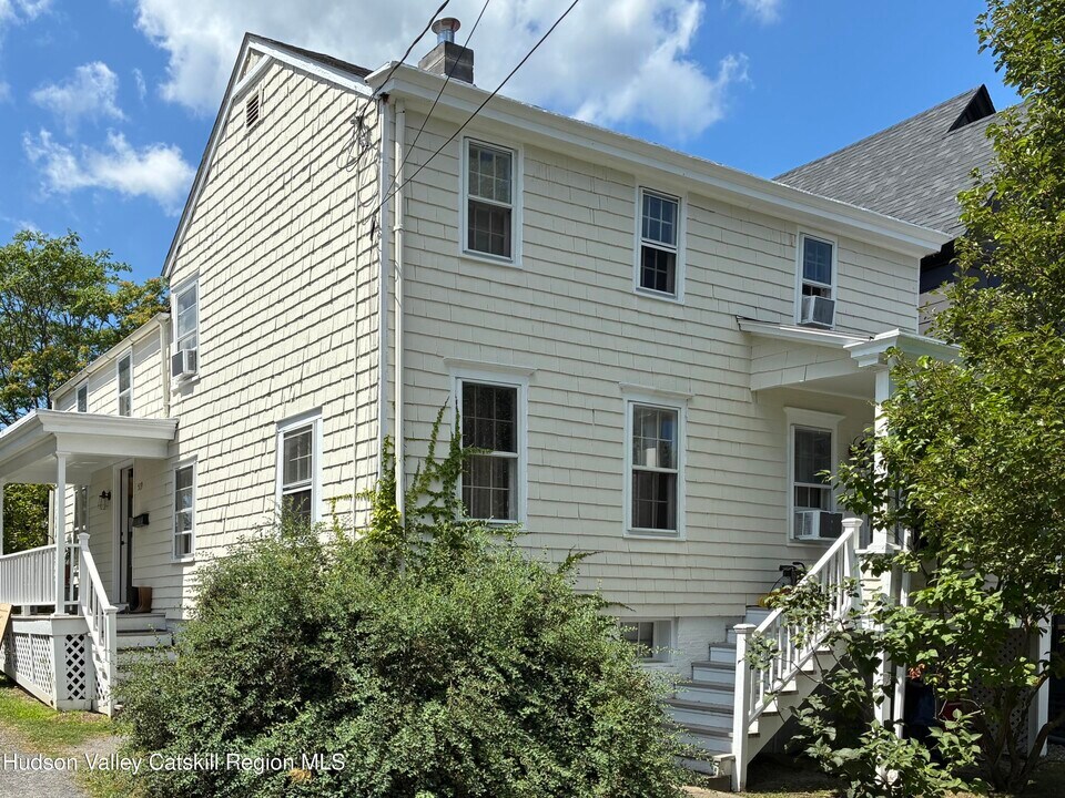 519 Prospect St in Hudson, NY - Building Photo