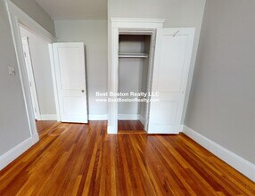 11 Gray St, Unit 9 in Cambridge, MA - Building Photo - Building Photo