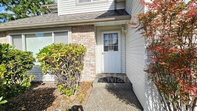 6453 Grand Pine Loop NE in Bremerton, WA - Building Photo - Building Photo