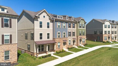 8451 Red Sage Ln in Urbana, MD - Foto de edificio - Building Photo