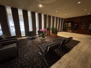 6033 N Sheridan Rd in Chicago, IL - Building Photo - Building Photo