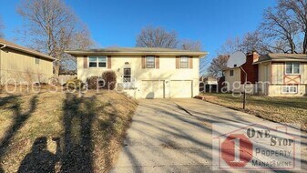 405 SW Redwood Dr in Blue Springs, MO - Building Photo