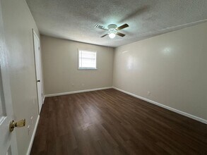 1500 S Commerce Ave in Russellville, AR - Building Photo - Building Photo