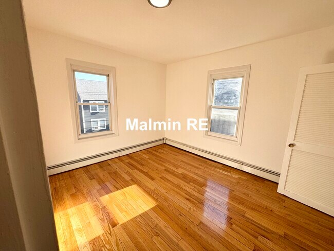 49 Chestnut Ave, Unit #3 in Boston, MA - Building Photo - Building Photo