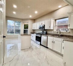 4668 Park Bend Dr in Fort Worth, TX - Building Photo - Building Photo