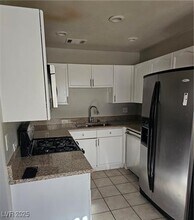 10553 Pine Pointe Ave in Las Vegas, NV - Foto de edificio - Building Photo