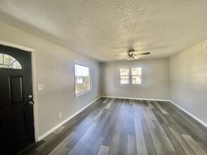 209 S 1st St in Polk City, IA - Building Photo - Building Photo
