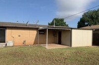 1407 N Market St in Cordell, OK - Foto de edificio - Building Photo