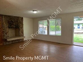 3016 SE 140th Ave in Portland, OR - Building Photo - Building Photo