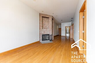 1162 W Grand Ave, Unit 3 in Chicago, IL - Building Photo - Building Photo