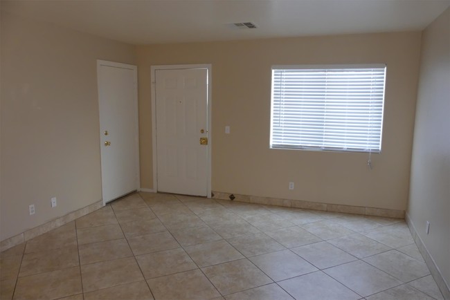 10054 Delicate Dew St in Las Vegas, NV - Building Photo - Building Photo