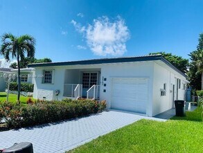 8842 Carlyle Ave in Surfside, FL - Building Photo - Building Photo