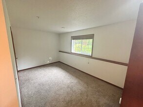 15573 June Grass Ln in Eden Prairie, MN - Building Photo - Building Photo
