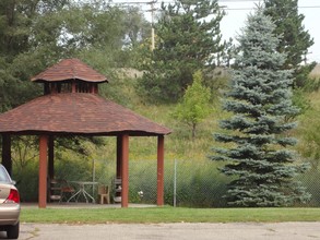 Woodcreek II Apartments in Utica, MI - Building Photo - Building Photo