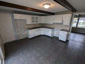3806 S Hogan Dr in Lorain, OH - Building Photo - Building Photo