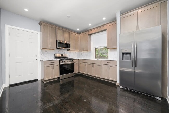 5331 W Congress Pkwy in Chicago, IL - Building Photo - Building Photo