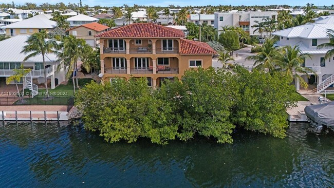 51 W Plaza Del Lago in Islamorada, FL - Building Photo - Building Photo