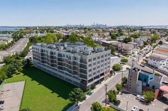 105 North St in Bayonne, NJ - Building Photo - Building Photo