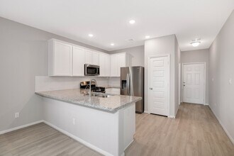 8439 Moonlight Bay Cir in Mont Belvieu, TX - Building Photo - Building Photo