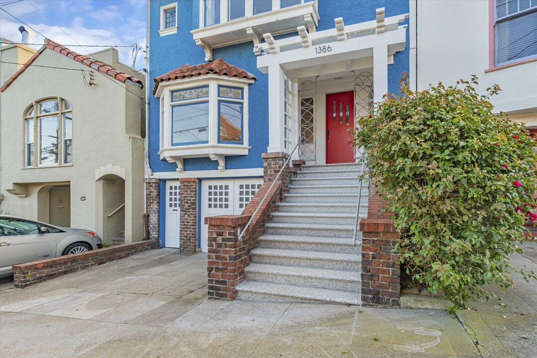 1386 16th Ave in San Francisco, CA - Building Photo