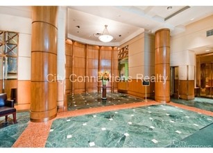 301 W 57th St, Unit 21d in New York, NY - Building Photo - Building Photo