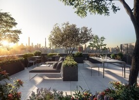 37-40-40 27th St in Queens, NY - Building Photo