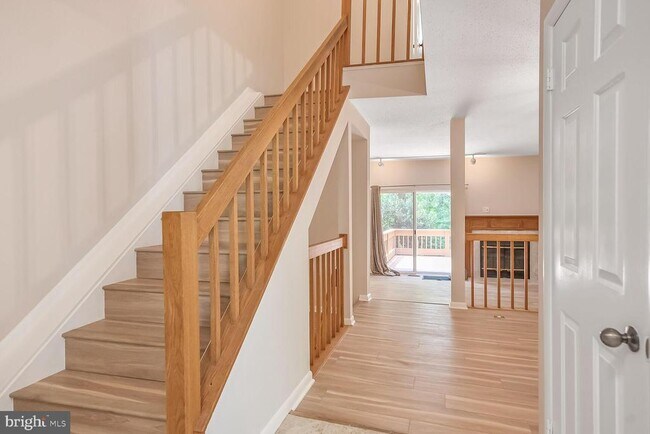 1657 Oak Spring Way in Reston, VA - Building Photo - Building Photo