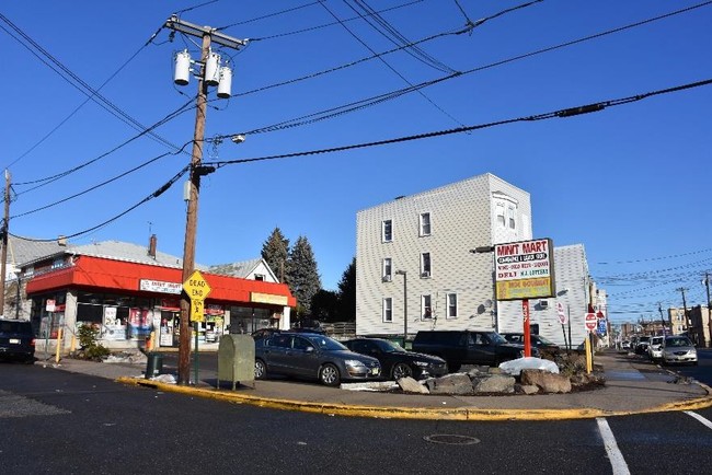 243-245 Palisade Ave in Cliffside Park, NJ - Building Photo - Building Photo