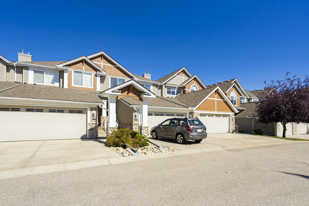 Discovery Heights in Calgary, AB - Building Photo