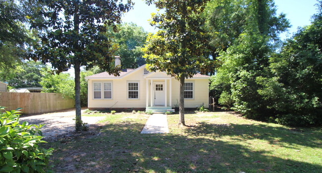 property at 1421 E Jordan St
