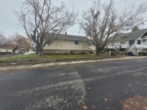 604 E Hartson Ave in Spokane, WA - Building Photo - Building Photo