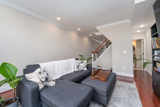 129 W Ostend St in Baltimore, MD - Building Photo - Building Photo