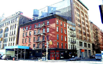 16 N Moore St in New York, NY - Building Photo - Building Photo