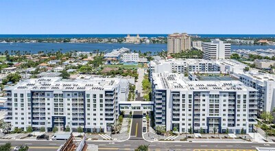 740 N Dixie Hwy in West Palm Beach, FL - Foto de edificio - Building Photo