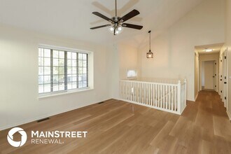 404 SE Bristol Dr in Lee's Summit, MO - Foto de edificio - Building Photo