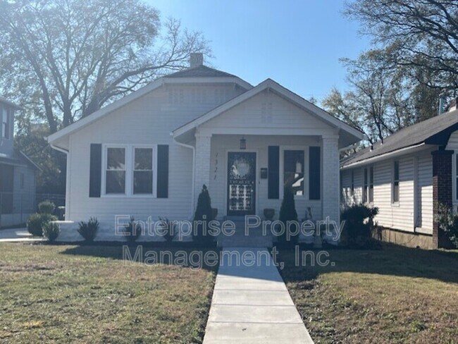 property at 1321 Snowden Ave