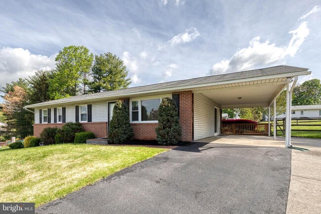 property at 6 Orchard Pl