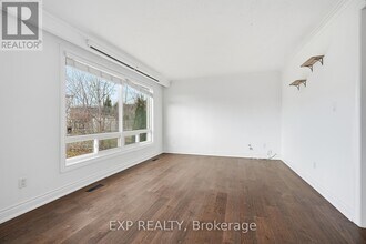 109 Fontainbleau Dr in Toronto, ON - Building Photo - Building Photo