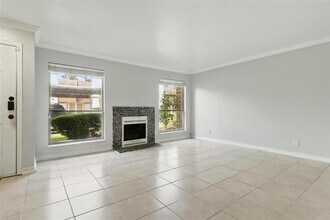 17230 Imperial Valley Dr in Houston, TX - Building Photo - Building Photo
