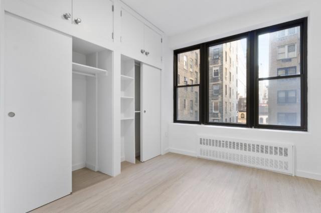 308 W 82nd St in New York, NY - Building Photo - Building Photo