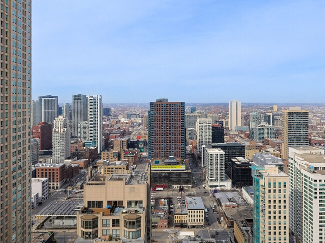 10 E Ontario St in Chicago, IL - Foto de edificio - Building Photo
