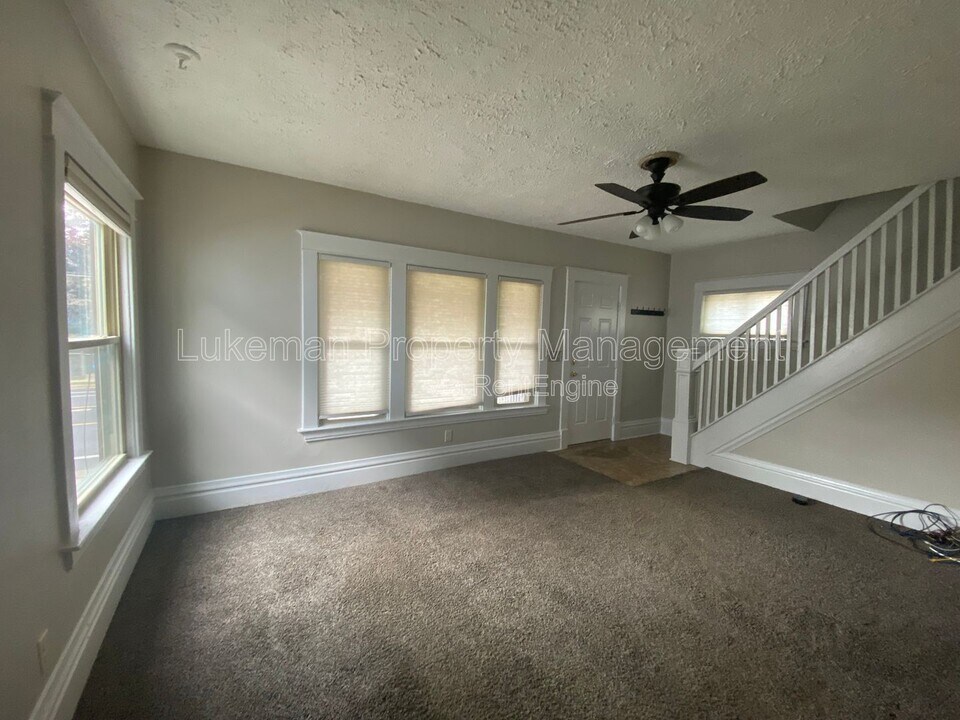 1832 S Burdick St in Kalamazoo, MI - Building Photo