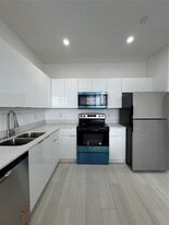 909 E 24th St in Hialeah, FL - Building Photo