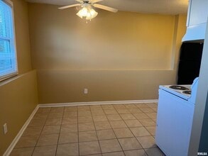 415 W Cedar Ln Dr in Walcott, IA - Building Photo - Building Photo