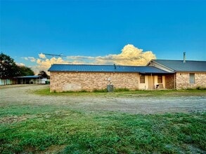 3322 Hidalgo Rd in Waxahachie, TX - Building Photo - Building Photo