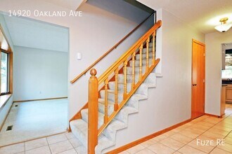 14920 Oakland Ave in Burnsville, MN - Building Photo - Building Photo