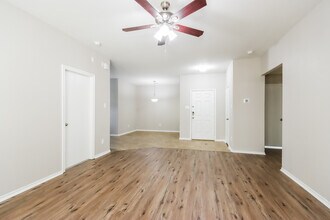 805 Belvedere Dr in Conroe, TX - Building Photo - Building Photo