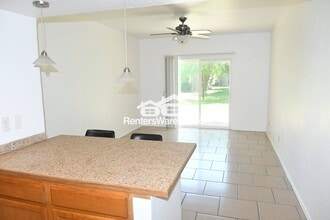 355 E Thomas Rd, Unit B111 in Phoenix, AZ - Foto de edificio - Building Photo