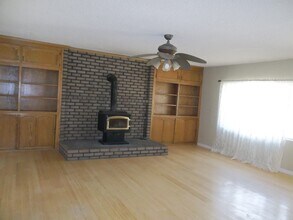 41978 Rd 72 in Dinuba, CA - Building Photo - Building Photo