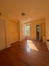 169 Christopher Columbus Dr, Unit 3f in Jersey City, NJ - Building Photo - Building Photo